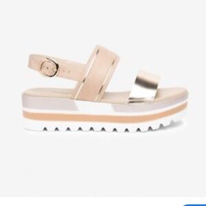 Nerogiardini Italian made classic strappy luxury neutral platform sandal size 39